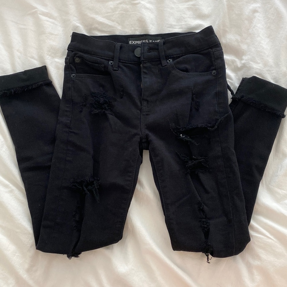 Black distressed jeans